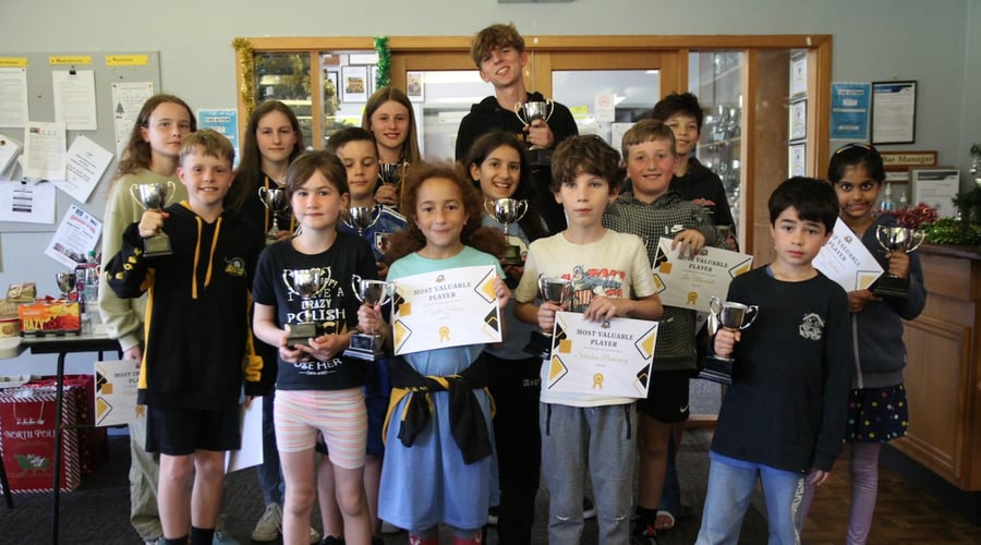 Photo of junior prize winners at prizegiving